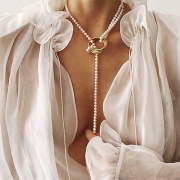 Fashion Metal Pendant Pearl Necklace