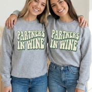 Partners in Wine Sweatshirt for Women - Retro Wavy Text Crewneck Pullover - Funny Best Friend Matching Shirts - Sisters BFF Gifts for Winery Trips