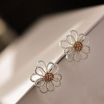 Fashion Silver Plated Rhinestone Wiredrawing Flower Stud Earrings