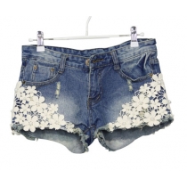 Fashion Flower Lace Spliced Frayed Rivet Denim Shorts