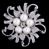 Fashion Rhinestone Pearl Flower-shaped Brooch