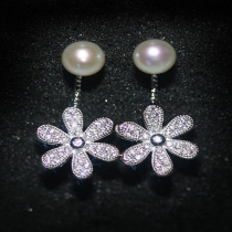 Fashion Rhinestone Flower Stud Earrings