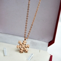 Fashion Gold-tone Snowflake Pendant Necklace