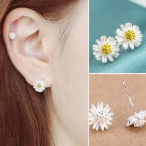 Elegant Daisy Stud Earring For Women