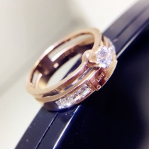 Fashion Rhinestone Inlaid LOVE Engraved Alloy Ring