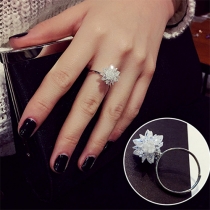 Fashion Crystal Flower Alloy Ring