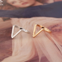 Fashion Simple Delicate V-shaped Ring 