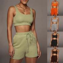 Casual Solid Color Two-piece Set Consits of Crop Top and Shorts