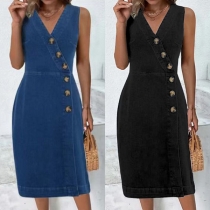 Fashion Buttoned V-neck Sleeveless Denim Dress