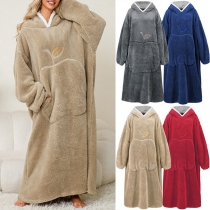 Cute Warm Apple Pattern Kangroo Pockets Hooded Long Sleeve Plush TV Blanket Wearable Blanket