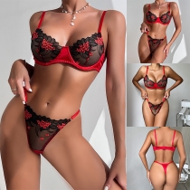 Vintage Contrast Color Floral Embroidered Two-piece Lingerie Set