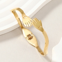 Fashion Hug-shape Bracelet