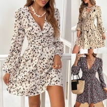 Fashion Floral Printed V-neck Long Sleeve High-rise Mini Dress