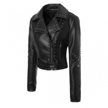 Veste en similicuir PU à col cranté, manches longues, fermeture zippée asymétrique et rivets tendance