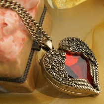 Retro Style Red Diamond Peach-heart Pendant Necklace