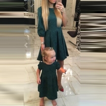 Fashion Solid Color Round Neck Half Sleeve Family Fitted Pleated Dress