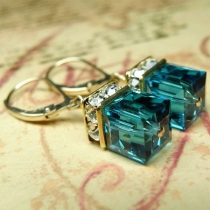 Fashion Rhinestone Inlaid Crystal Square Pendant Earrings