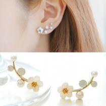 Sweet Style Imitation Pearl Inlaid Flower-shaped Stud Earrings 
