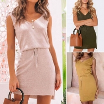 Sexy Backless V-neck Solid Color Sleeveless Dress