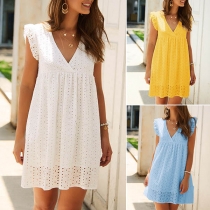 Sexy V-neck Sleeveless Hollow Out Lace Dress