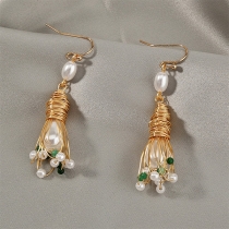 Fashion Pearl Inlaid Twisted Earrings