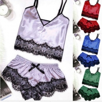 Sexy Backless V-neck Lace Spliced Sling Top + Shorts Nightwear Set (The size falls small)