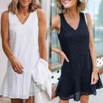 Sexy V-Neck Sleeveless Hollow Out Lace Dress