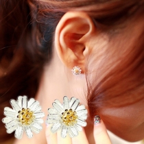 Elegant Style Daisy Flower Stud Earrings