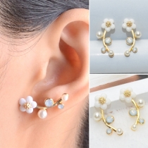 Fashion Pearl Flower Stud Earrings  