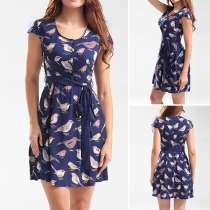 Fashion Short Sleeve Round Neck Birds Printed Dress with Waist Strap 