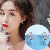 Fresh Style Rhinestone Flower-shaped Stud Earrings