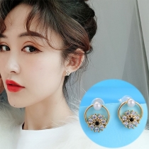 Sweet Style Rhinestone Flower Inlaid Alloy Stud Earrings