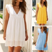 Sexy V-neck Sleeveless Solid Color Hollow Out Dress