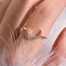 Fashion Rhinestone Inlaid Crescent Shaped Ring