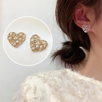 Fashion Pearl Inlaid Heart Shaped Stud Earrings