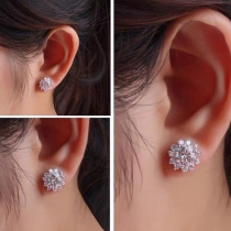 Fashion Rhinestone Inlaid Sunflower Shaped Stud Earrings