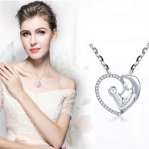 Fashion Rhinestone Inlaid Heart Pendant Necklace