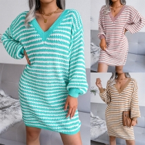 Fashion Contrast Color Stripe V-neck Long Sleeve Knitted Dress