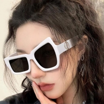 Hip Hop Sunglasses Lifting Eyebrow  Asymmetrical Size Glasses