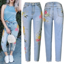 Fashion Floral and Bird Embroidery Light Blue Skinny Jeans