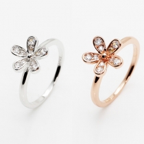 Fashion Rhinestone Inlaid Flower Ring